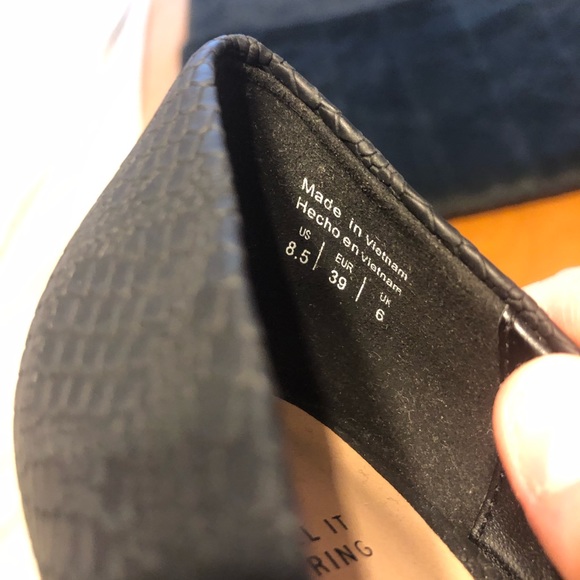 Call it Spring, snake print black heels. Never worn! Size 8.5 - Picture 3 of 3